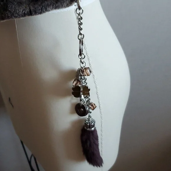 EUC Vintage 90's Betsey Johnson Reversible Sheepskin Vest with Keychain / Charm - Picture 8 of 14